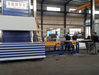 Automatic turning palletizer for container tile